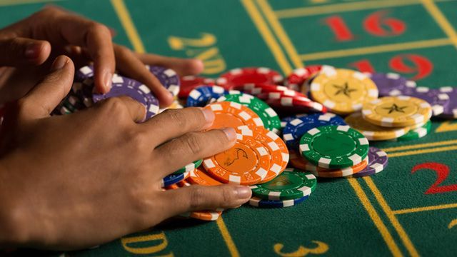 Lucky 777 کھلاڑیوں کے لیے لائیو کیسینو سیکشن